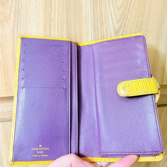 Auth Louis Vuitton Epi kiss-lock long wallet Clutch - Picture 4 of 15